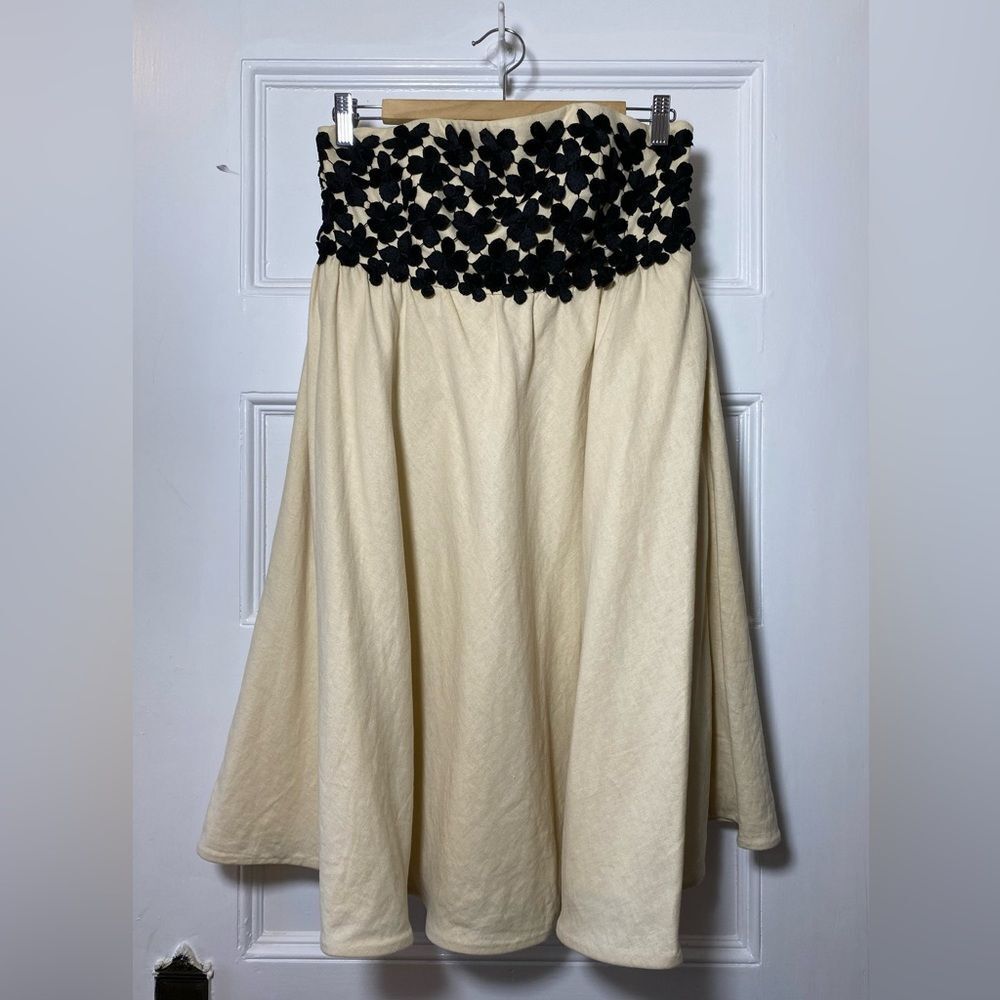 Tibi New York | Linen Strapless Dress with Floral Appliqué